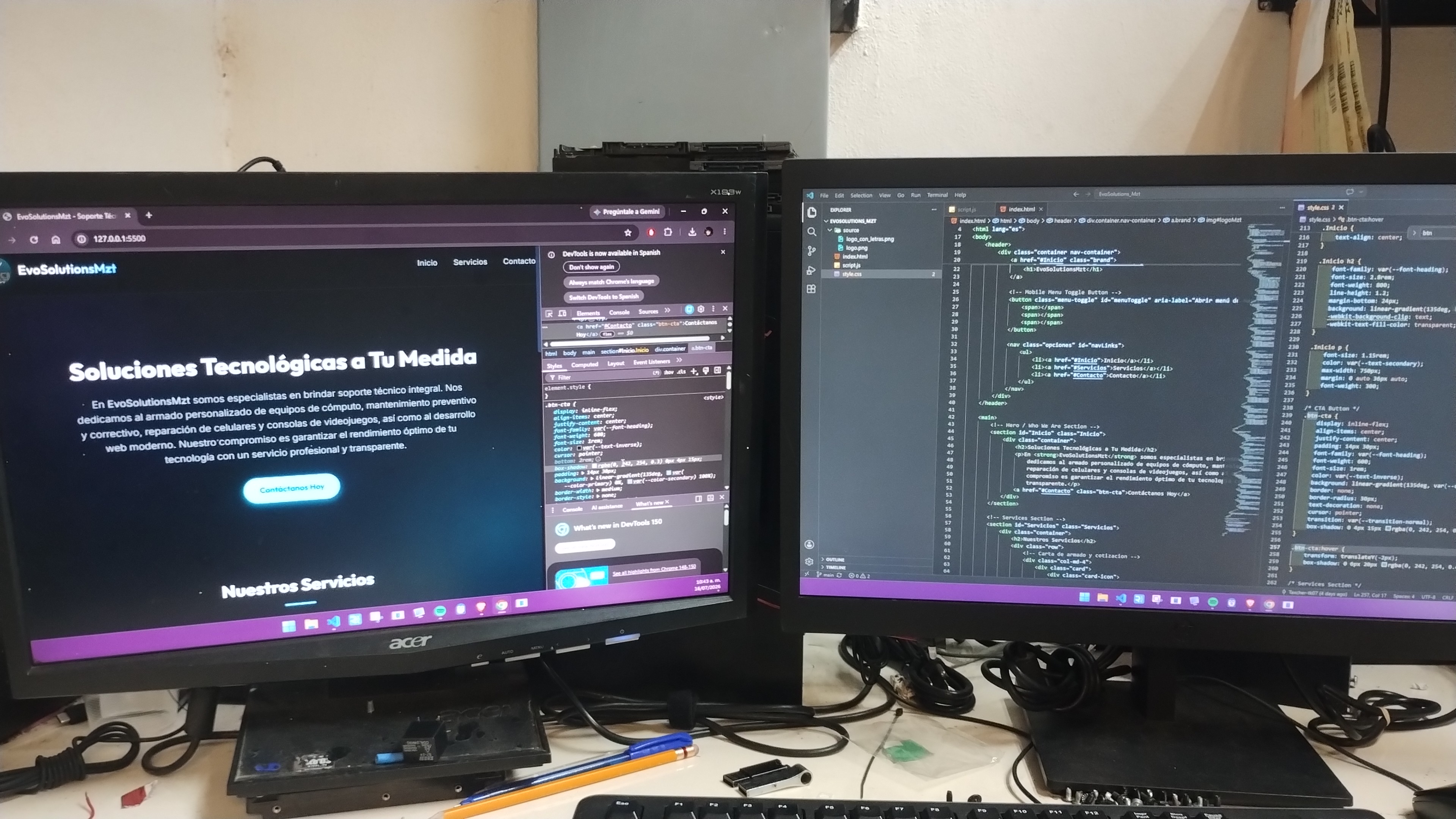 Código HTML/CSS/JS en pantalla